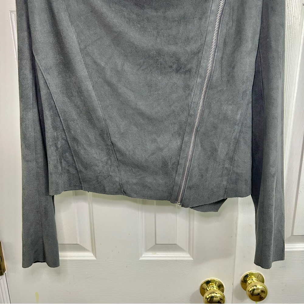 BlankNYC Gray Asymmetrical Zip Drape Front Faux Suede Jacket Size Small - Picture 3 of 13